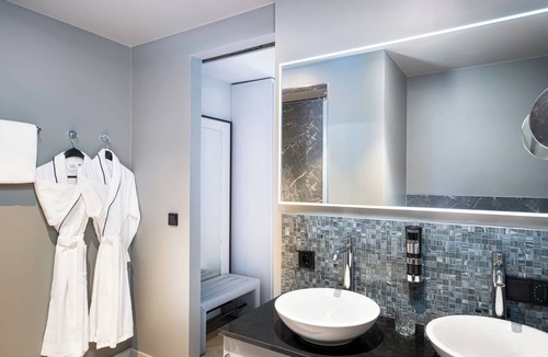Urbach Hotel | Leonardo Royal Hotel Cologne Bonn Airport