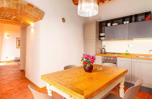 San Gimignano Apartment | Leonardo Suite