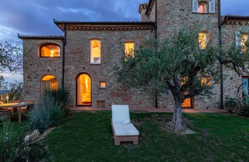 San Gimignano Apartment | Leonardo Suite