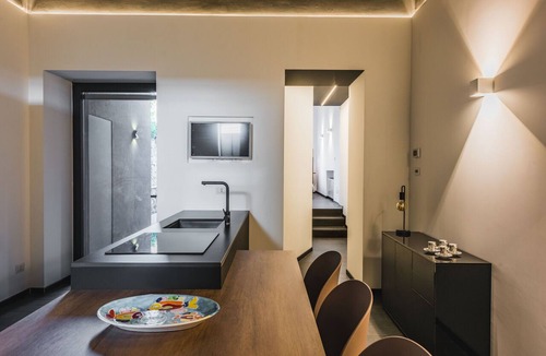 Picanello-Ognina-Barriera-Canalicchio Apartment | Leone Apartment with Garden by Wonderful Italy