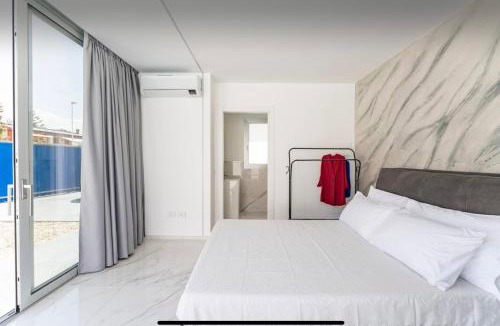 Su Forti House | Leonida's Room pool and Jacuzzi