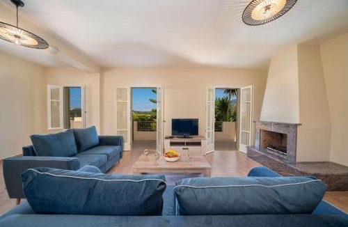 Matsoukata Villa | Leonie