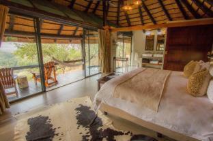 Umkhanyakude District Municipality Cabin | Leopard Mountain Safari Lodge