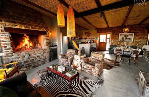 Windhoek Rural Villa | LEOPARD'S VIEW MOUNTAIN VILLA @ Steinheim Game Farm & Camping