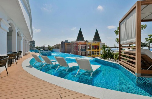 Mihama Hotel | Lequ Okinawa Chatan Spa ＆ Resort