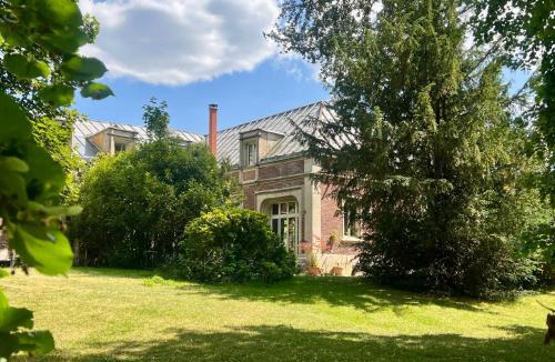 Boissy-Saint-Leger House | Les écuries du château