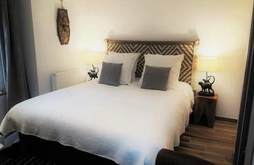 L'Isle-Adam House | Les 7 sources
