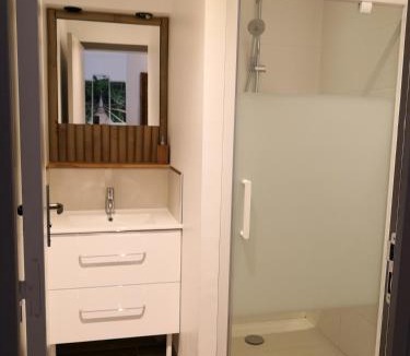 L'Isle-Adam House | Les 7 sources