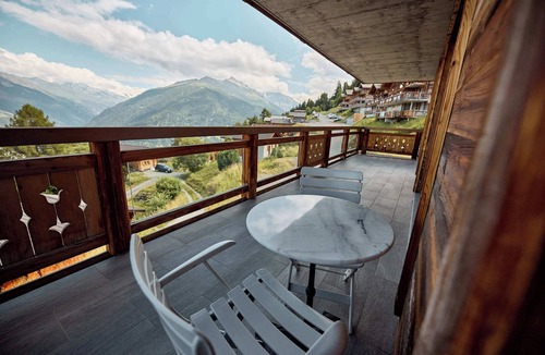 Granges Apartment | "Les Aiguilles Rouges", located at an altitude of 1750 metres, is one of the first buildings to be b
