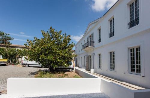 La Rochelle Apartment | Les Apparts de Charly-Superbe duplex dans un hotel particulier, parking privé gratuit