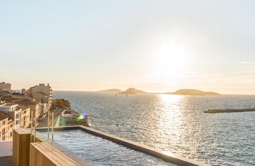 Le Pharo Hotel | Les Bords De Mer - Fontenille Collection