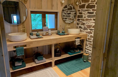 Saint-Malon-sur-Mel House | Les Bouyères