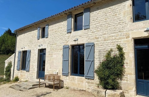 Echire House | Les Cèdres Bleus