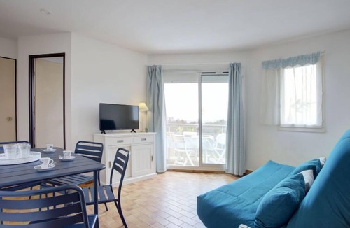 Saint-Cyprien Plage Apartment | Les Capitelles by Interhome