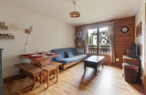 Chamonix-Mont-Blanc Apartment | Les Capucins - Calm - Mont-Blanc - Lake Gaillland