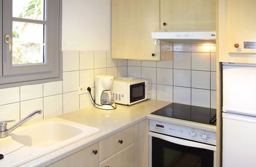 Boulouris-sur-Mer Apartment | Les Chênes Verts by Interhome