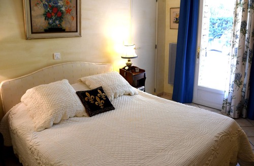 Murs Bed & Breakfast | Les Chambres d'Adeline B&B