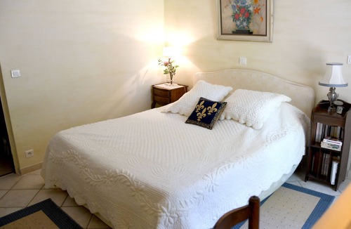 Murs Bed & Breakfast | Les Chambres d'Adeline B&B