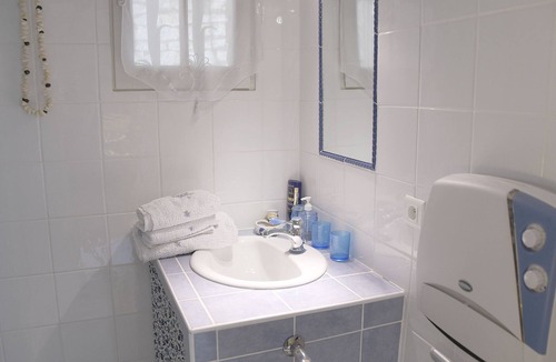 Murs Bed & Breakfast | Les Chambres d'Adeline B&B