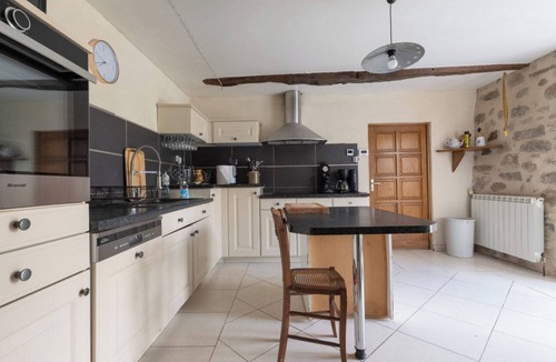 Sanvensa House | Les Combes de Testas: Accommodation for 24 people, swimming pool, Aveyron Gorges