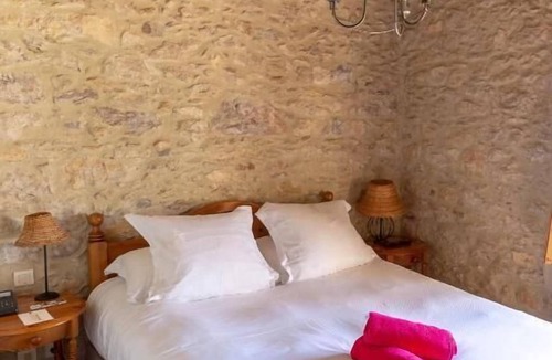 Vignieu Hotel | Les Dépendances de Chapeau Cornu