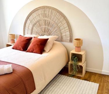 Saint-Nicolas-de-Redon Apartment | Les Dunes - Terrasse, Fibre & Smart TV près Redon