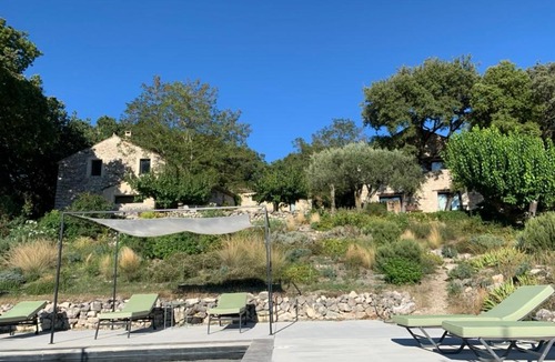 La Garde-Adhemar Bed & Breakfast | Les Esplanes