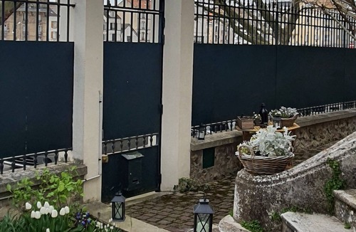 Thorigny-sur-Marne Villa | Les Flolies on the banks of the Marne: Character villa - Disney - Paris