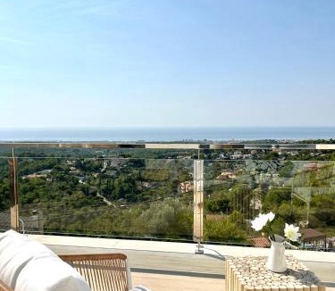 Castellet i la Gornal Villa | Les Flors de Cunit Villa Liria