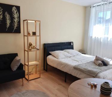 Saint-Jean-Baptiste Apartment | Les Fontaines