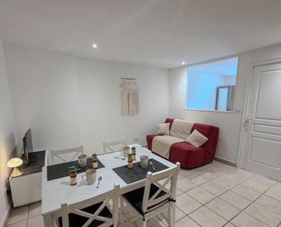 Saint-Maximin-la-Sainte-Baume Apartment | Les studios du Général - Lavande