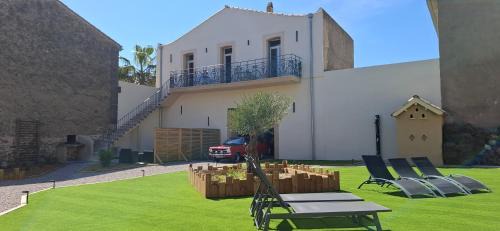Montblanc Bed & Breakfast | Les Gîtes de Monte Blanco - Domaine avec chambres d'hôtes et gîtes