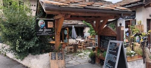 Bramans Hostel | Les Glaciers