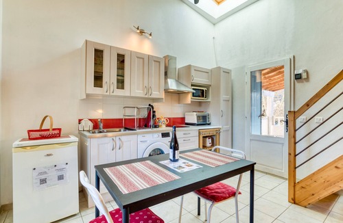 Causse-de-la-Selle Apartment | Les Hauts d'Issensac: Cottage near St Guilhem le Désert with Pool and Private River Beaches