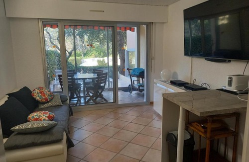 Valescure Apartment | Les Hauts du Golf Rez de jardin Piscine Tennis