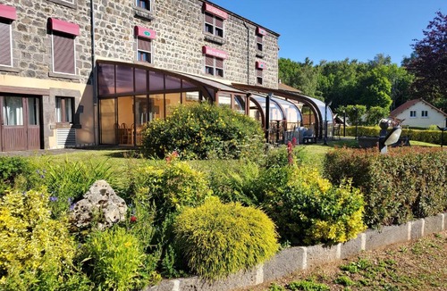 Orcines Hotel | Les Hirondelles