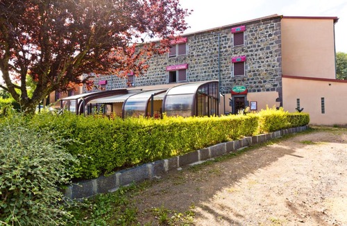 Orcines Hotel | Les Hirondelles