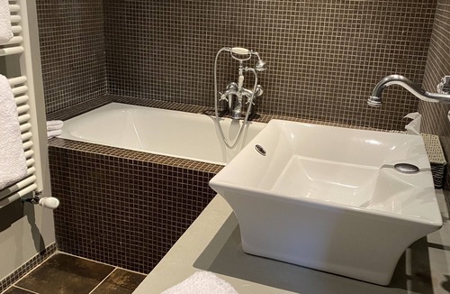 Chatillon-sur-Chalaronne Hotel | Les Jardins de la Tour