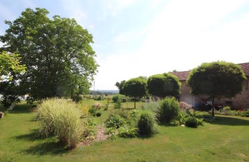 Bersac-sur-Rivalier Bed & Breakfast | Les Jardins D'hélène