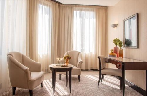 Quartier Saint-Ambroise Hotel | Les Jardins Du Marais
