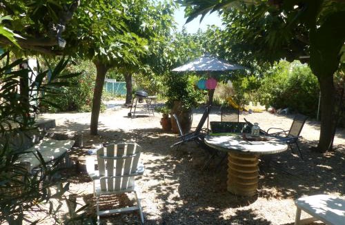 Argeliers House | Les mûriers - Etage complet d'une grande maison avec jardin