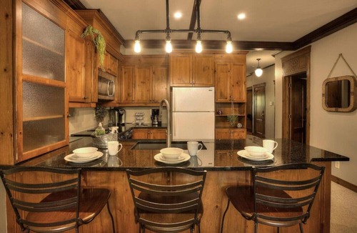 Mont-Tremblant Condo | Les Manoirs w/Pool & Hot Tub near Village (110-7)