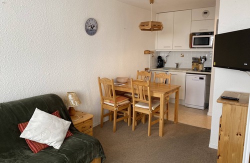 Reberty Apartment | Les Menuires : Vue Exceptionnelle, Skis aux Pieds