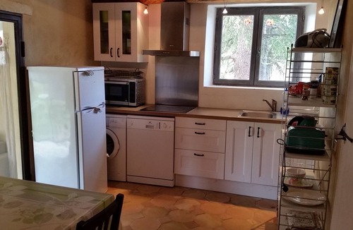Gargas House | Les Mûriers: 55m2 gite for 2/4 people in a quiet location overlooking the Luberon and vineyards