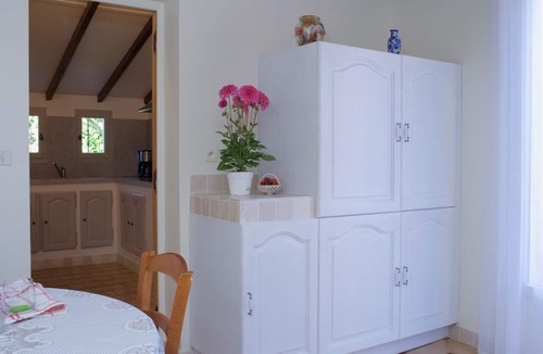 Carpentras Villa | Les Murmures du Temps Air-conditioned 3-bedroom villa in Carpentras with swimming pool