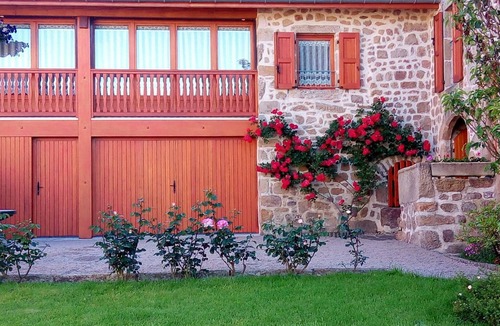 Merle-Leignec Cottage | Les Myrtilles Cottage: Comfort and Calm, Pets Welcome, Shared Garden