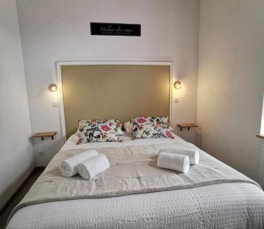 Marcilly-en-Gault Bed & Breakfast | Les Nuitées de Bois Renaud Chambres d'Hôtes LA P'TITE MAISON