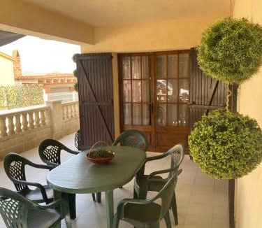 Torroella de Montgri Apartment | Les oliveres de l'Empordà
