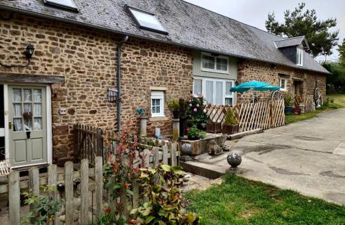Buais-les-Monts House | Les Petits Champs