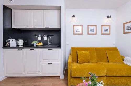 Antibes Old Town Apartment | Les Petits Volets Studio à 100m de la mer